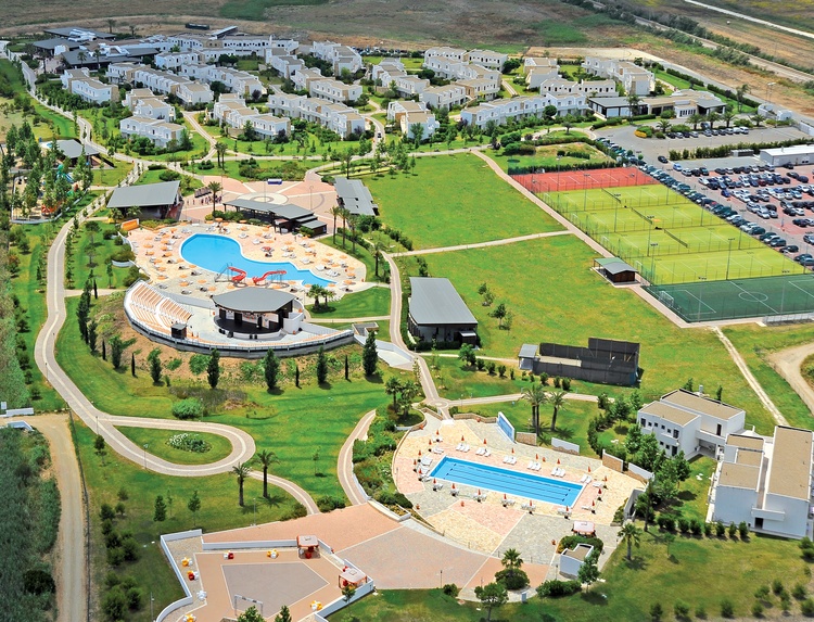 TORRE SERENA VILLAGE****